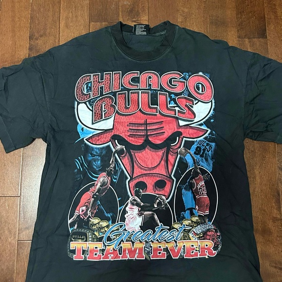 VINTAGE INSPIRED CHICAGO BULLS TEE - Picture 1 of 3